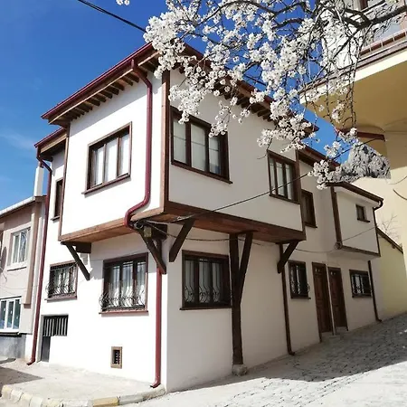 Ademuen Apartment Eskiomerler